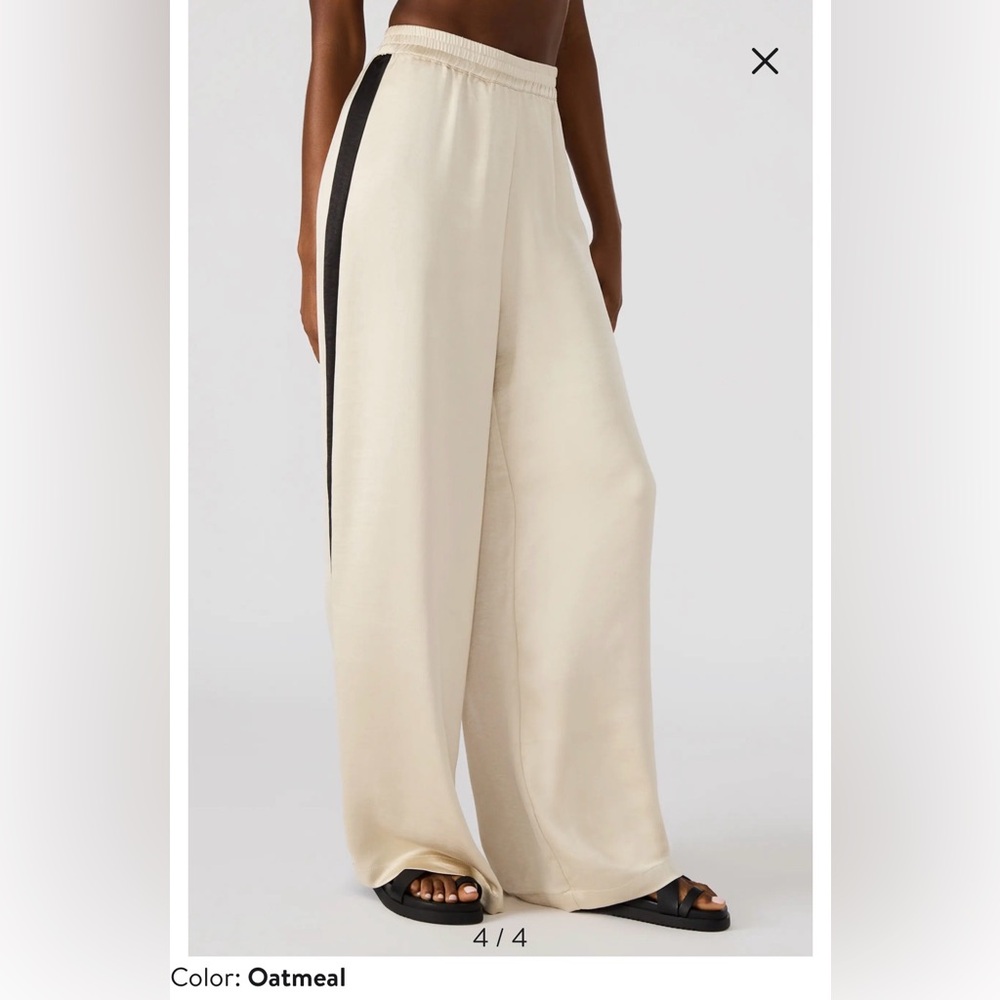 Steve Madden  
Womens Oatmeal  Wide-Leg Satin Pants
Elastic waist
Size M